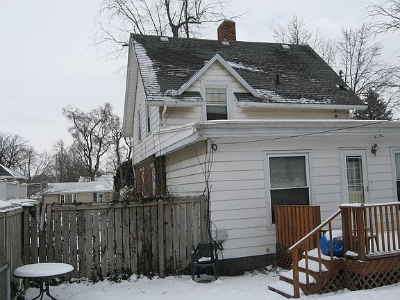 4th image of 320 Seminole Rd