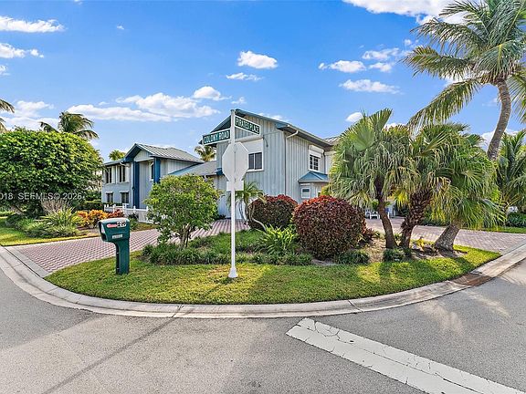 4th image of 219 Colony Rd