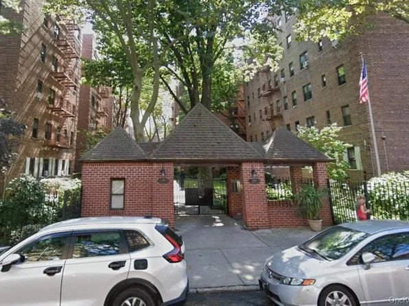 118-66 Metropolitan #5E, Kew Gardens, NY 11415