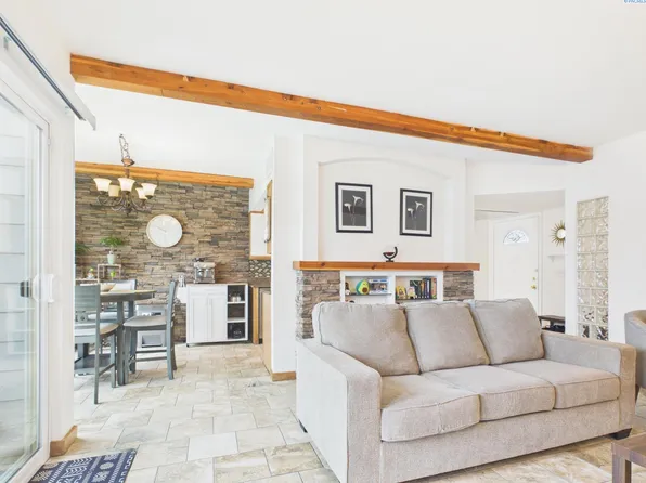 2401 W Canal Dr APT 9c, Kennewick, WA 99336