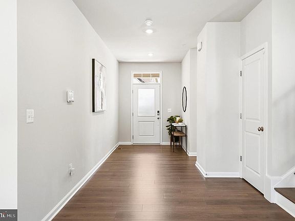 4th image of 10022 Selkie Ln