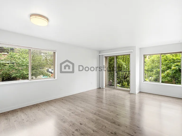 601 Summit Ave E #203 — Photo 9