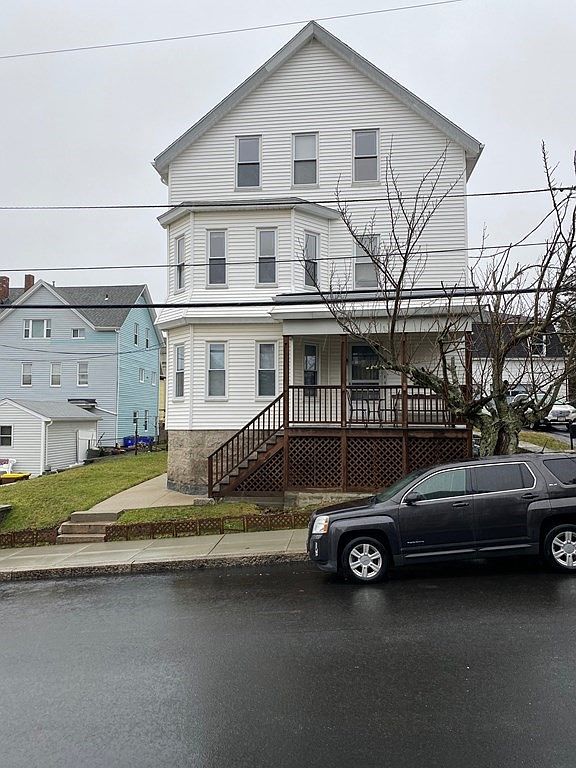 20 Freedom St Fall River Ma 02724 Mls 72805704 Zillow