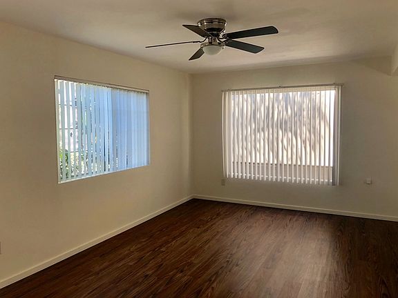 3rd image of 2062 Thomas Ave