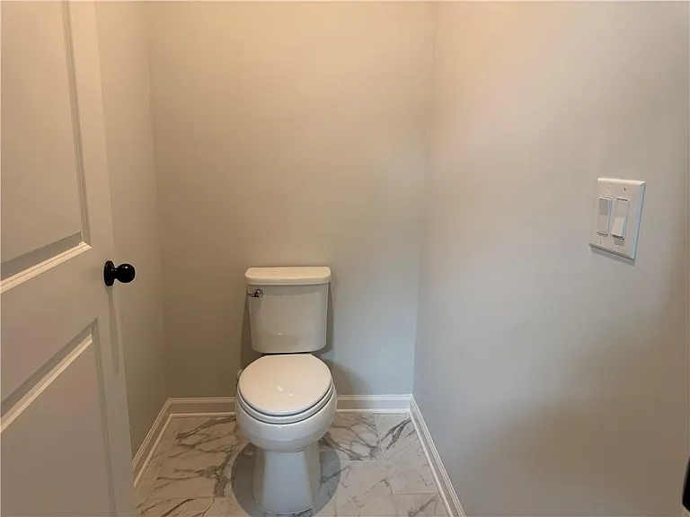 139 Jacobs Hollow St — Photo 16