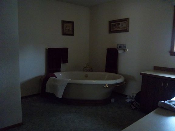 5th image of 1520 W B St