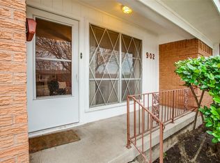 902 Forest Ridge Dr, Garland, TX 75042