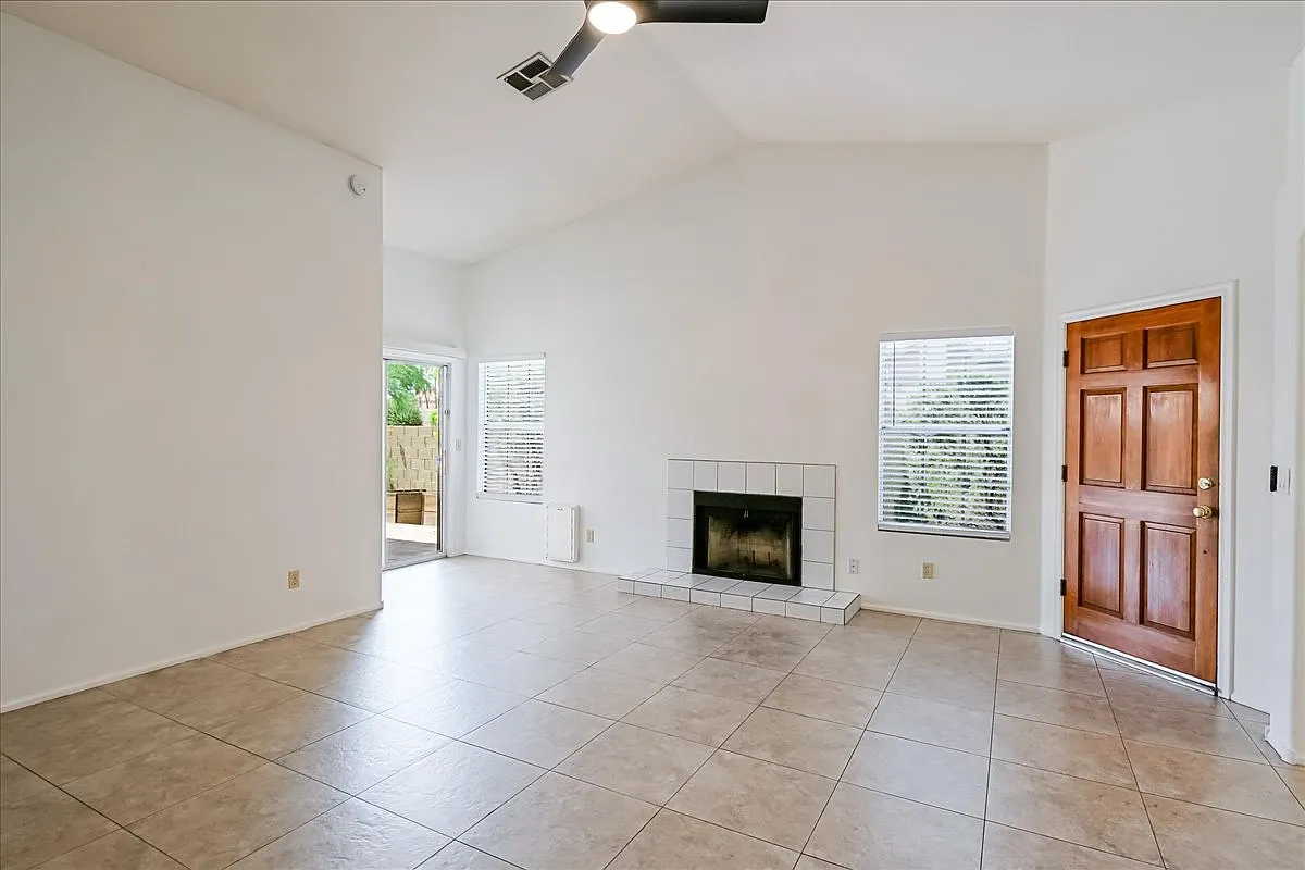 3 bed, 1567 sqft, $2,500 — Photo 4