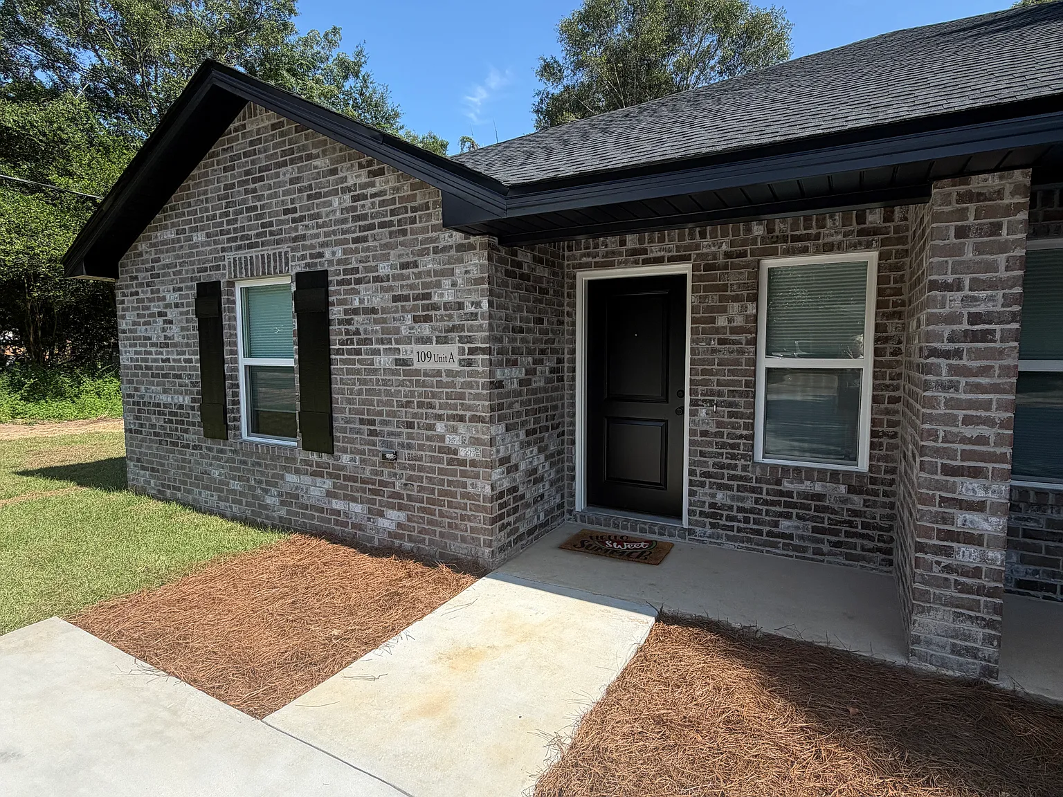 3 bed, 1110 sqft, $1,550 — Photo 3