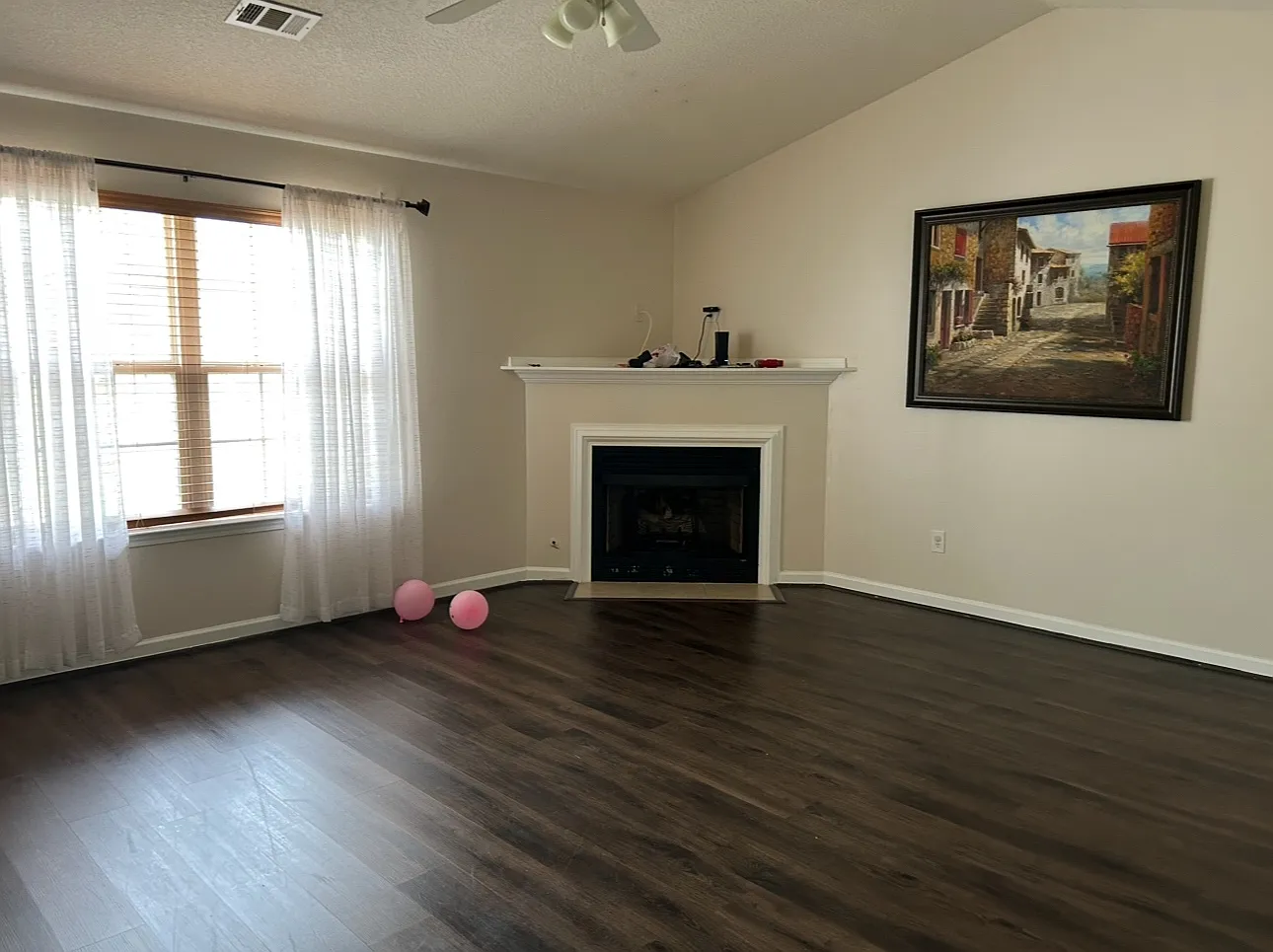 3 bed, 2150 sqft, $2,300 — Photo 3
