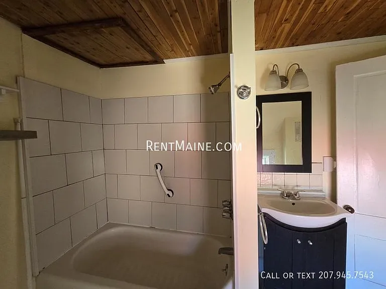 74 Stillwater Ave — Photo 7