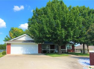 1911 Yellowstone Dr, Lampasas, TX 76550