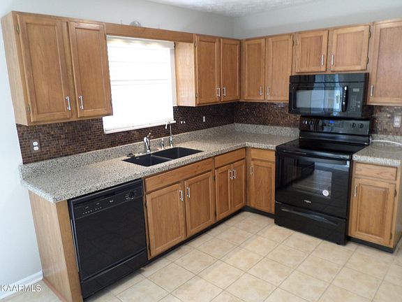 3rd image of 5736 Acapulco Ave