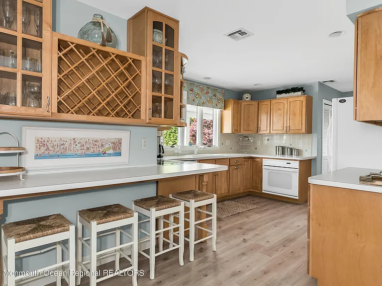 649 Main Ave — Photo 7