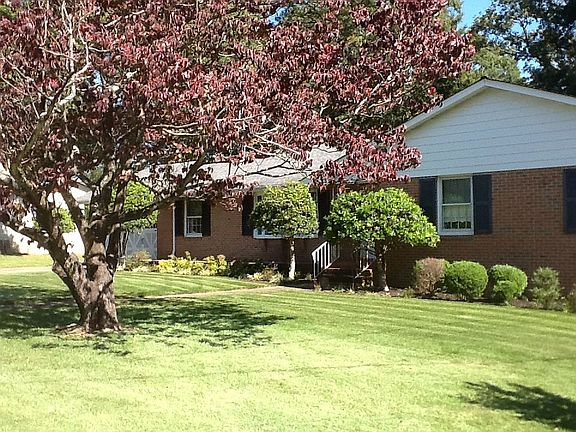 2nd image of 107 N Radford Dr