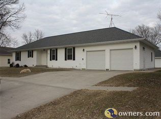 210 Main St, Grinnell, IA 50112