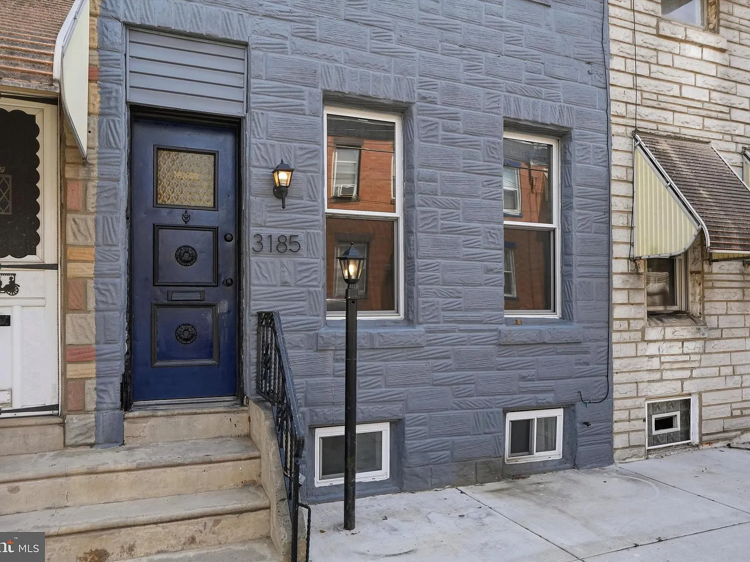 3 bed, 1.5 bath, 1182 sqft, $1,950 — Photo 1