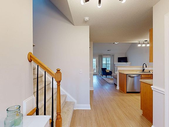 5th image of 2328 Sadler Drive #A