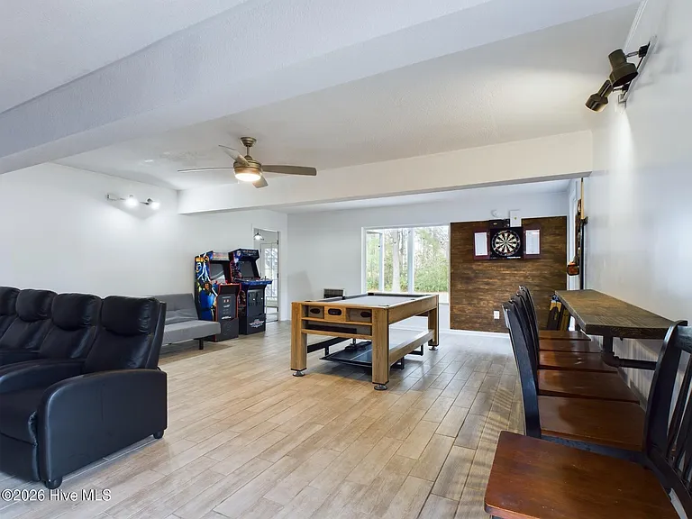 1121 Barkentine Dr — Photo 25