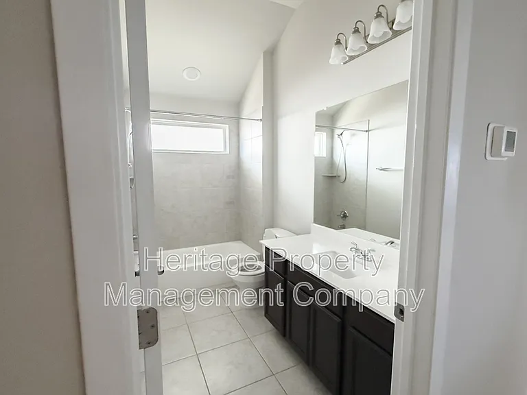 139 Lyndon Dr — Photo 15
