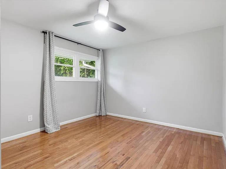 6330 Airlie Rd — Photo 18