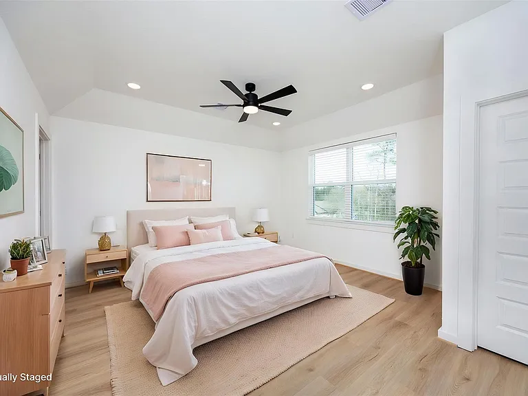 2031 Longmire Villas Ct — Photo 17
