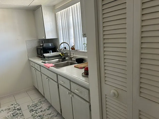 1845 S Highland Ave #10-15 — Photo 9