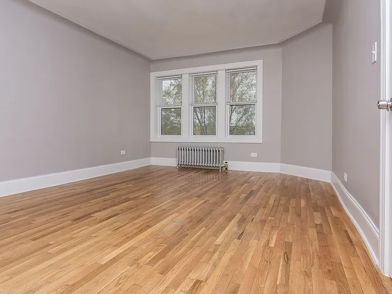 8143 S Ellis Ave — Photo 8
