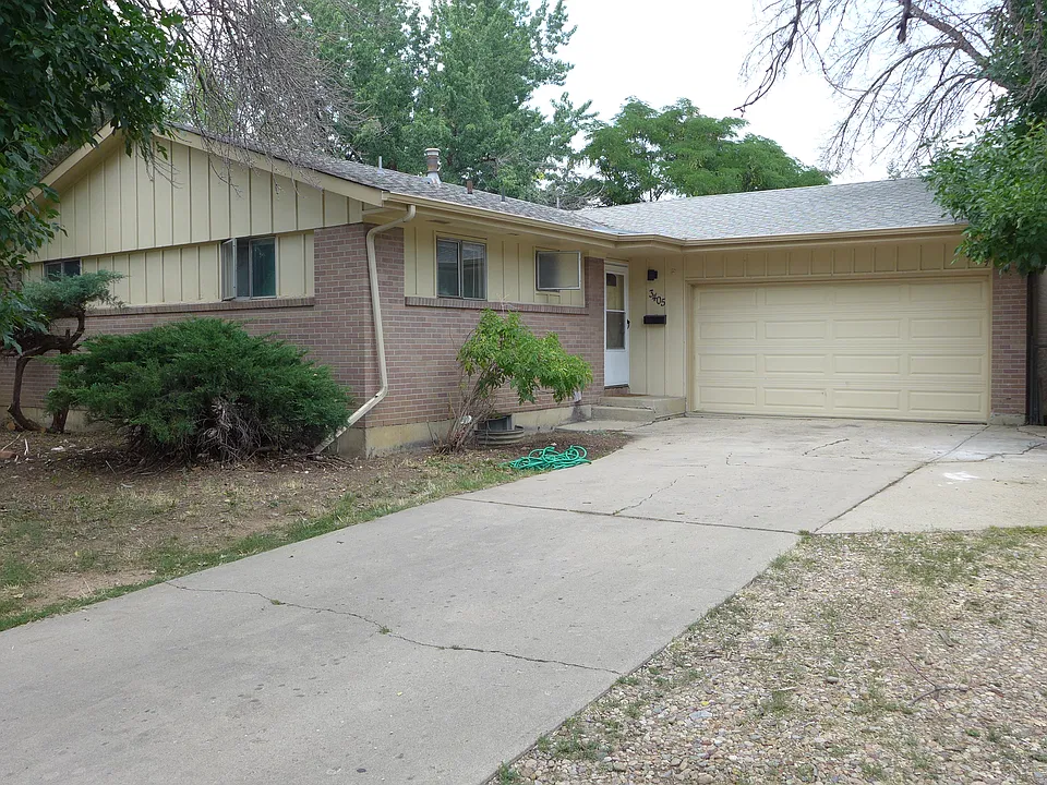 3405 Moorhead Ave