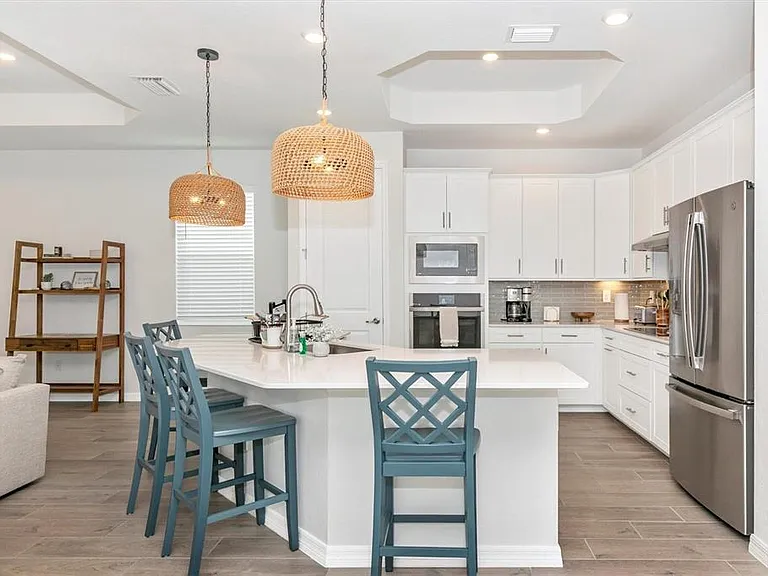 17672 Santorini Ct — Photo 11