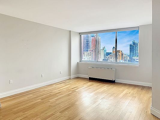 1st image of 776 6th Ave #19N