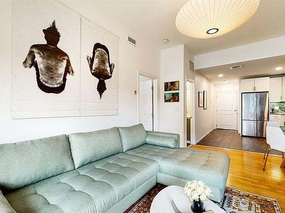 5th image of 23 Bay State Rd APT 5