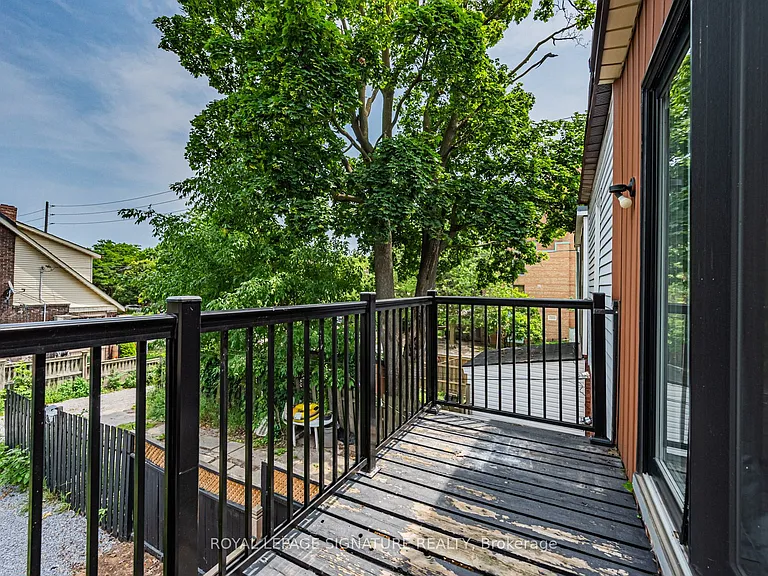 573 Coxwell Ave — Photo 22