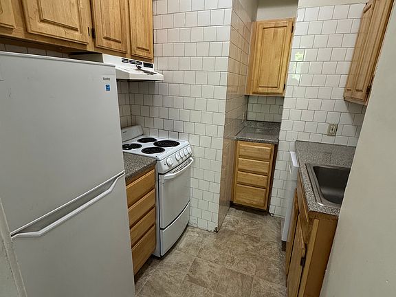 4th image of 471 Commonwealth Ave APT 2R