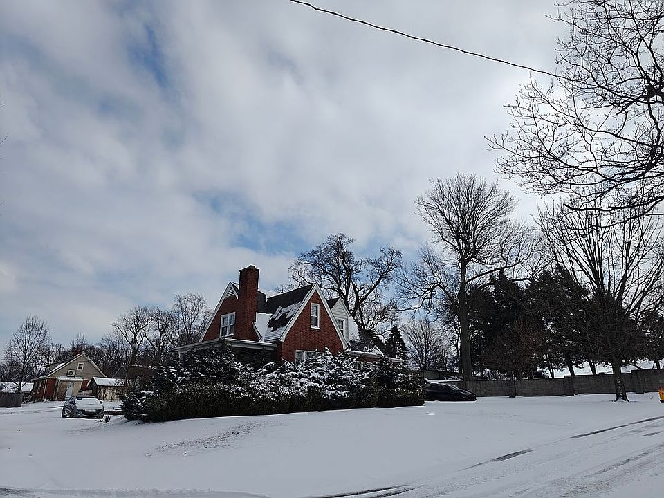 2nd image of 417 Geary Ct
