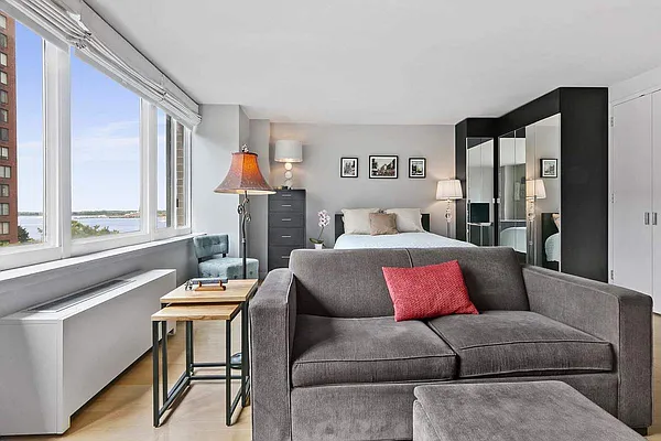 Sold by Compass | media 1
