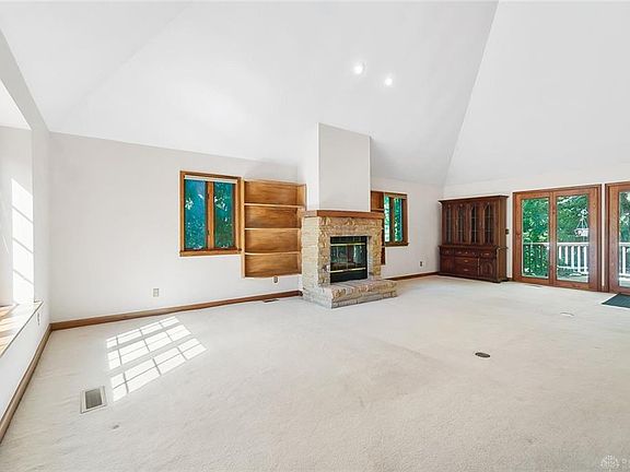 4th image of 231 Crest Hill Ave