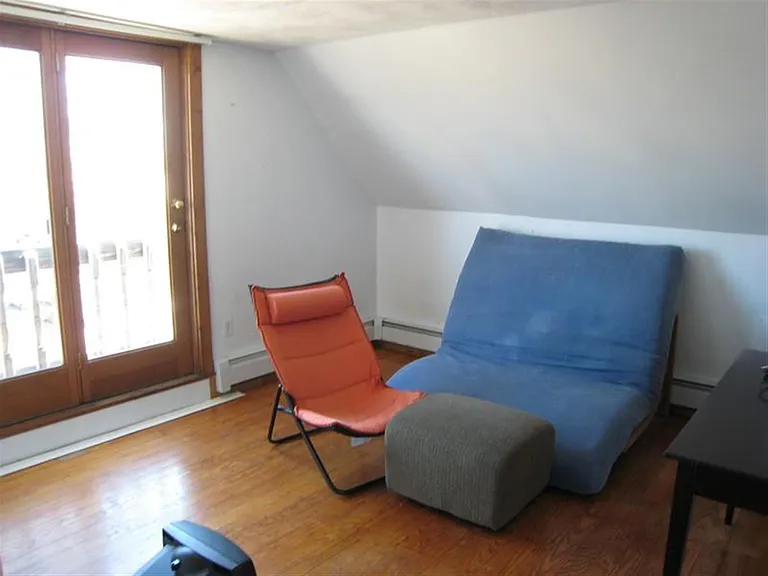 89 College Ave #A — Photo 2