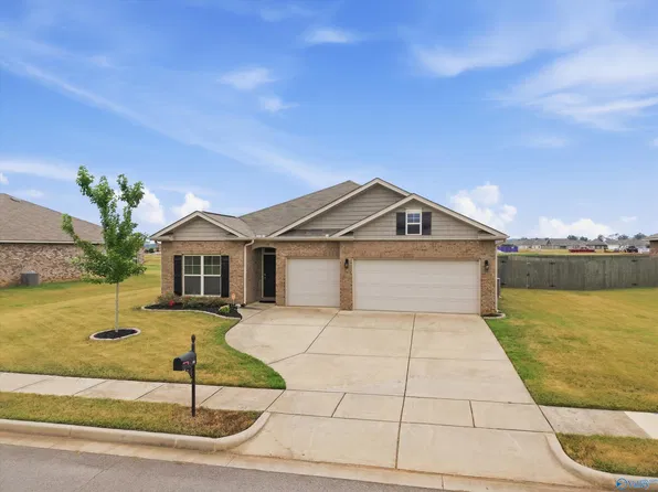 108 Creek Ridge Dr, Meridianville, AL 35759