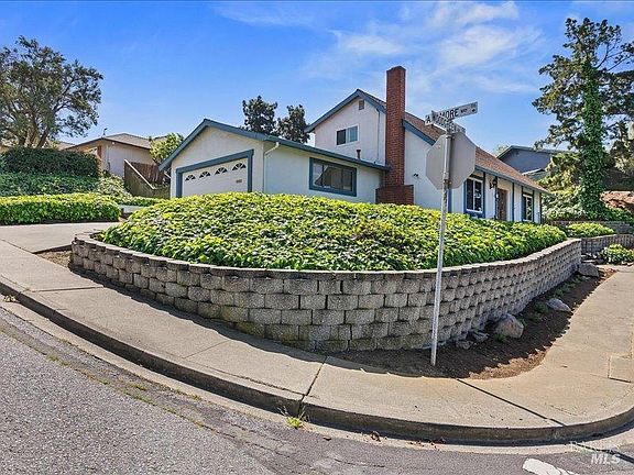 2nd image of 130 Woodgreen Way