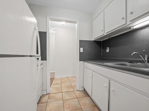 39 Olcott St #203