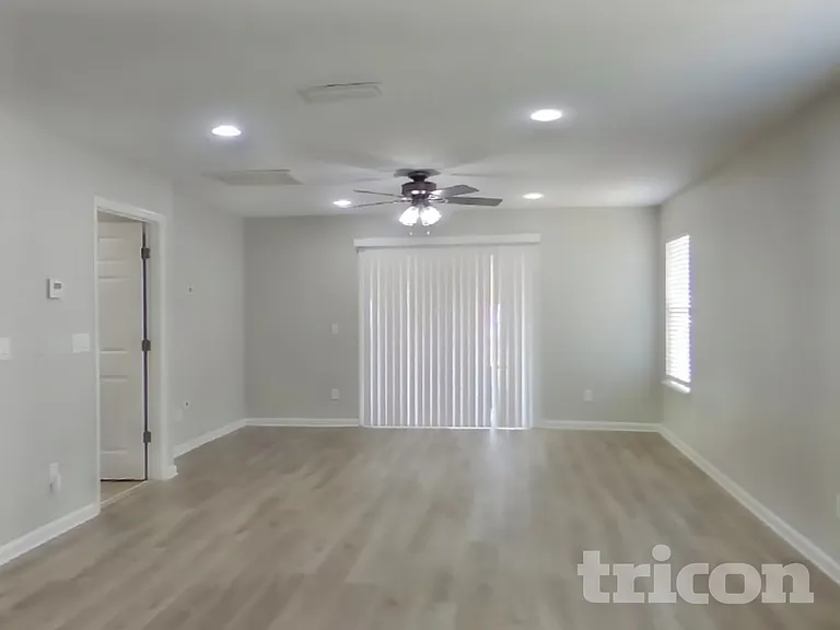 656 Sunny Stroll Dr — Photo 3