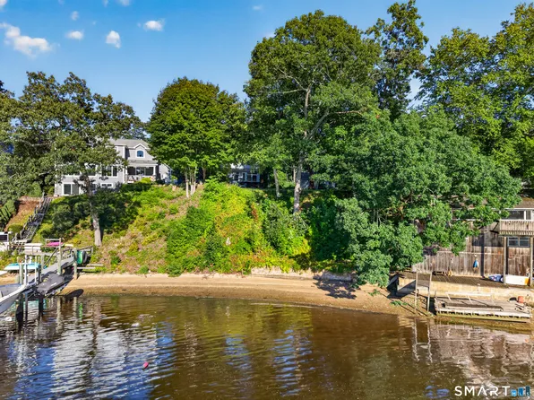 35 Oswegatchie Road, Waterford, CT 06385
