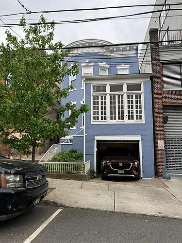 35 50th St Photo 1
