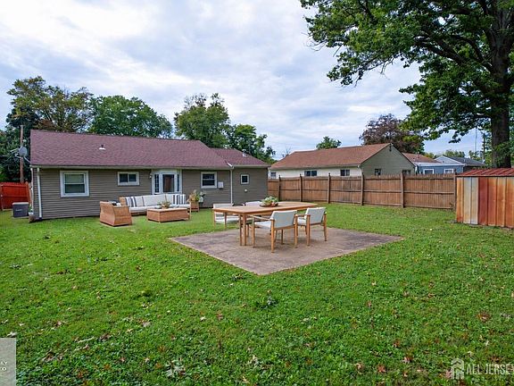 2nd image of 4 Dorset Dr
