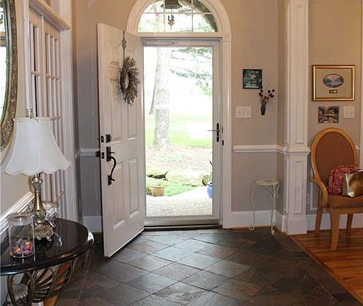 4th image of 4409 Giles Ave #38