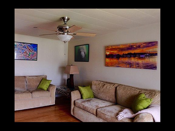 2nd image of 30 SE Valare Ln #202
