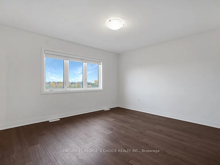 32 Humberstone Dr — Photo 12
