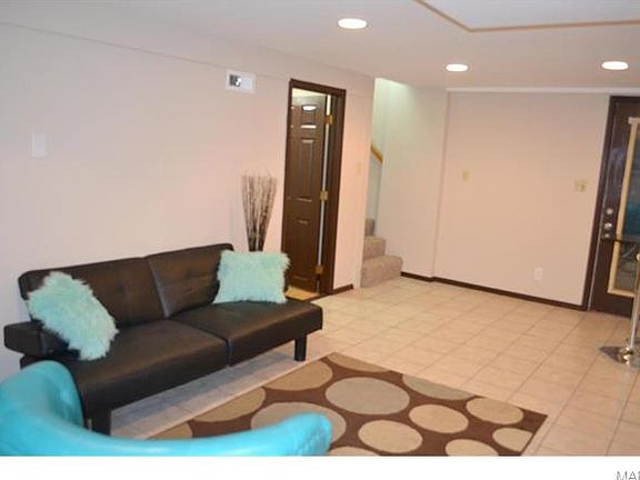 5th image of 4440 Mockingbird Ln