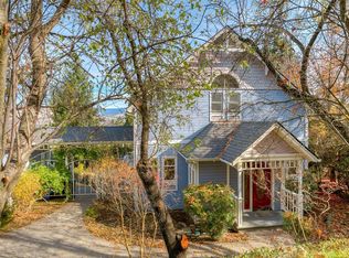 310 Scenic Dr, Ashland, OR